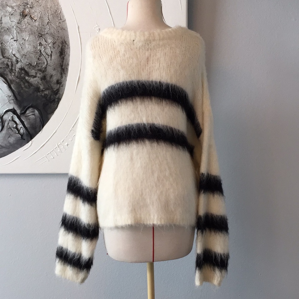 H&M Oversized Fuzzy Sweater - image 3